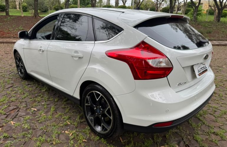 Ford Focus Hatch Titanium 2.0 16V - Foto #6