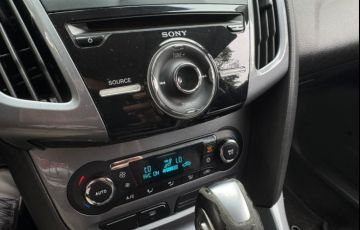Ford Focus Hatch Titanium 2.0 16V - Foto #10