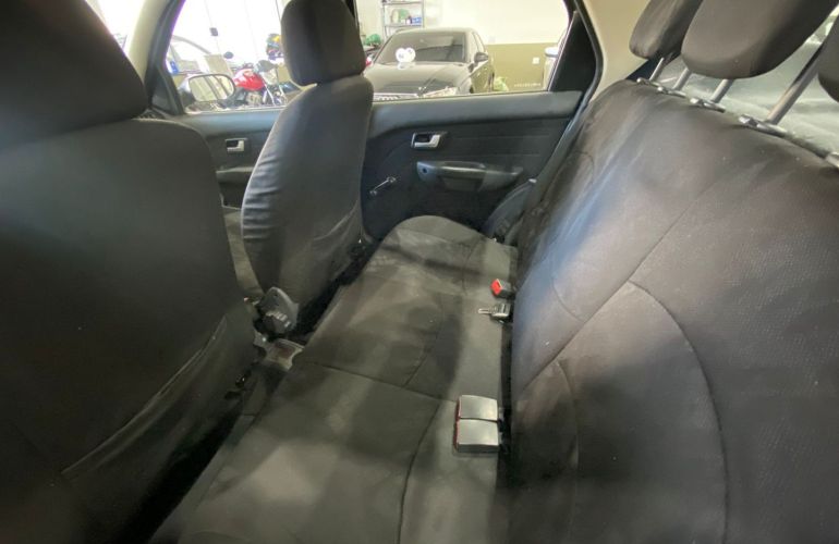 Fiat Siena 1.0 MPi El Celebration 8V Flex 4p Manual - Foto #9