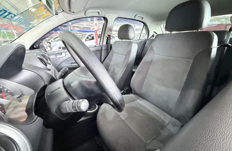 Volkswagen Gol 1.0 Mi 8V G.v - Foto #8