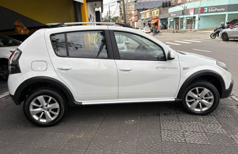 Renault Sandero 1.6 Stepway 16v - Foto #5