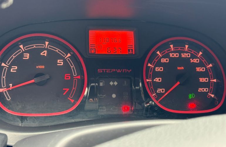 Renault Sandero 1.6 Stepway 16v - Foto #10