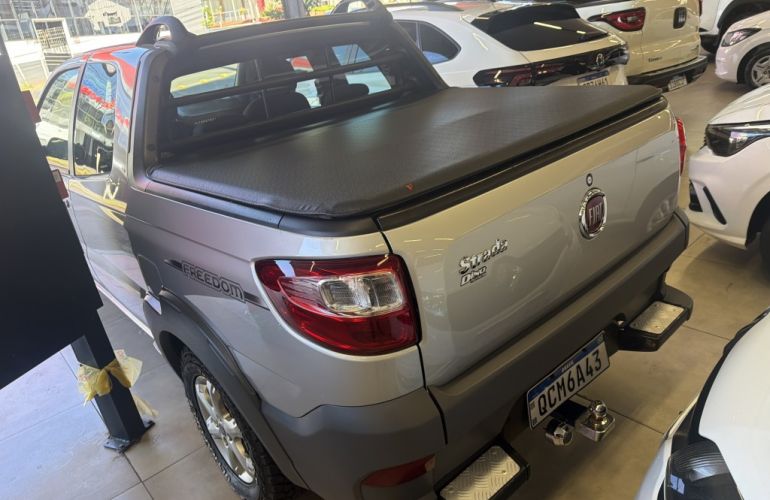 Fiat Strada Freedom 1.4 (Flex) (Cabine Dupla) - Foto #3