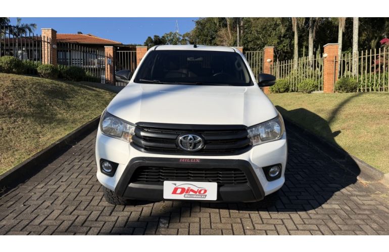 Toyota Hilux 2.8 TDI SR CD Challenge 4x4 (Aut) - Foto #5