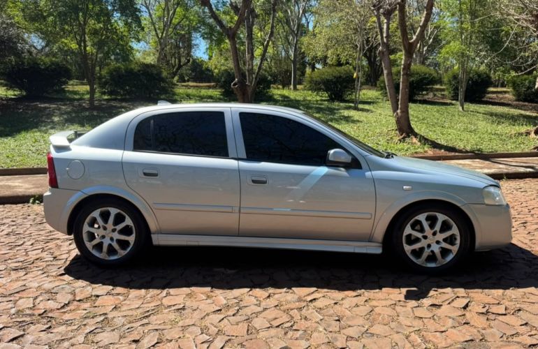 Chevrolet Astra Hatch 2.0 (Flex) - Foto #4