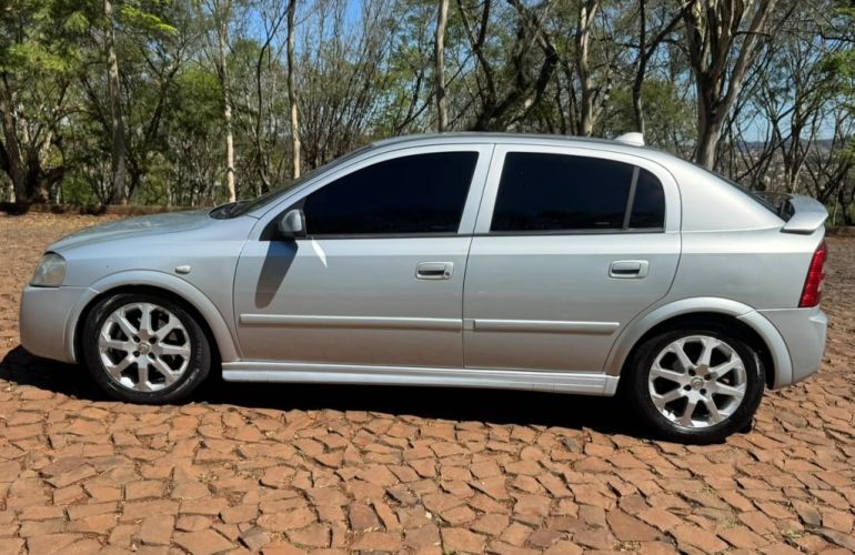 Chevrolet Astra Hatch 2.0 (Flex) - Foto #5