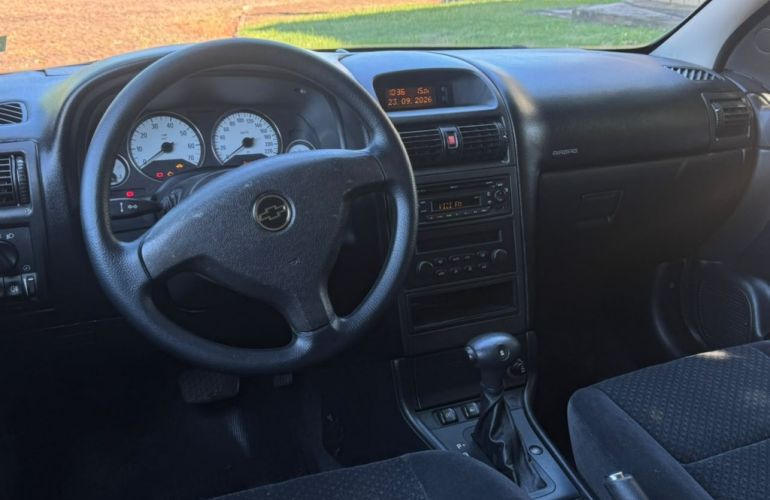 Chevrolet Astra Hatch 2.0 (Flex) - Foto #9
