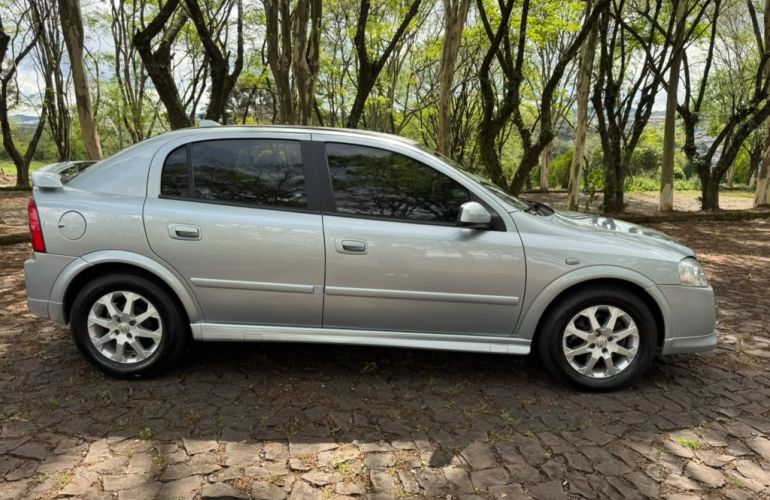 Chevrolet Astra Hatch 2.0 (Flex) - Foto #4