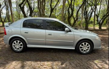 Chevrolet Astra Hatch 2.0 (Flex) - Foto #4