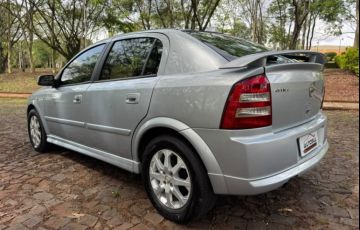 Chevrolet Astra Hatch 2.0 (Flex) - Foto #8