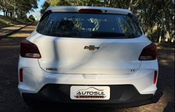 Chevrolet Onix 1.0 LT (Flex) - Foto #5