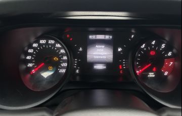 Fiat Argo 1.8 Trekking (Aut) - Foto #5