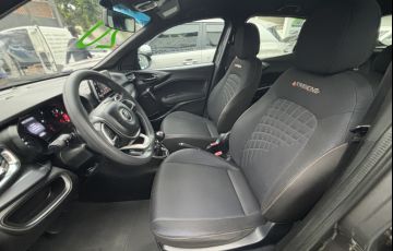 Fiat Argo 1.8 Trekking (Aut) - Foto #7