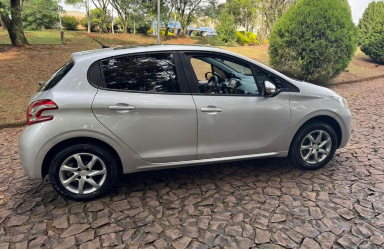 Peugeot 208 Allure 1.5 8V (Flex) - Foto #4