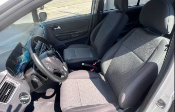 Volkswagen Fox 1.0 TEC (Flex) 4p - Foto #5