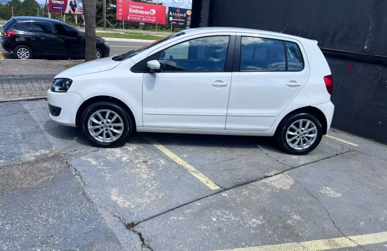 Volkswagen Fox 1.0 TEC (Flex) 4p - Foto #8