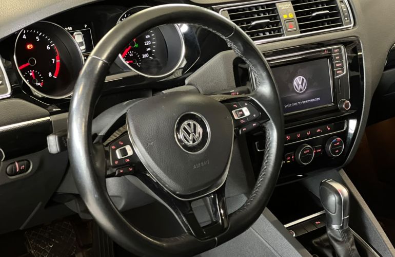 Volkswagen Jetta 2.0 TSi Highline 211cv - Foto #4