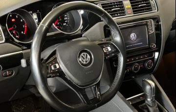 Volkswagen Jetta 2.0 TSi Highline 211cv - Foto #4