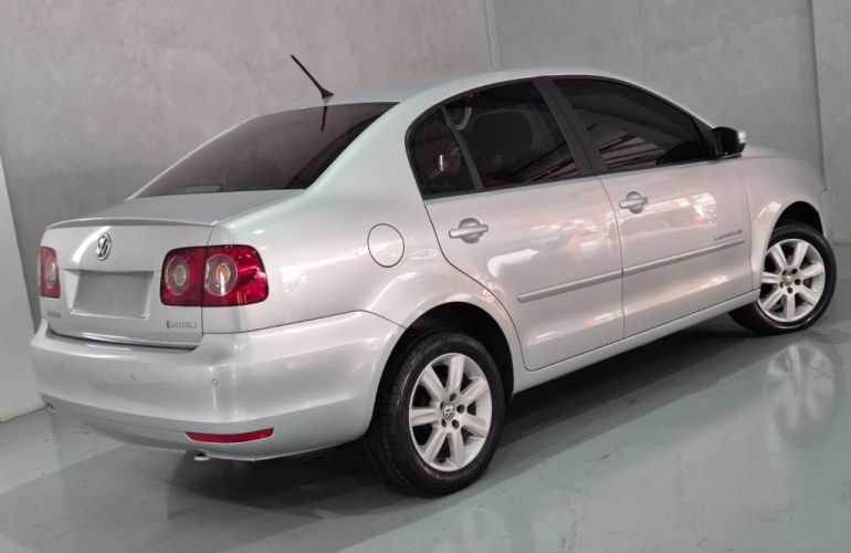 Volkswagen Polo Sedan 1.6 8V (Flex) - Foto #2