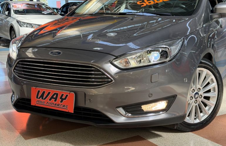 Ford Focus 2.0 Titanium Plus 16v - Foto #2