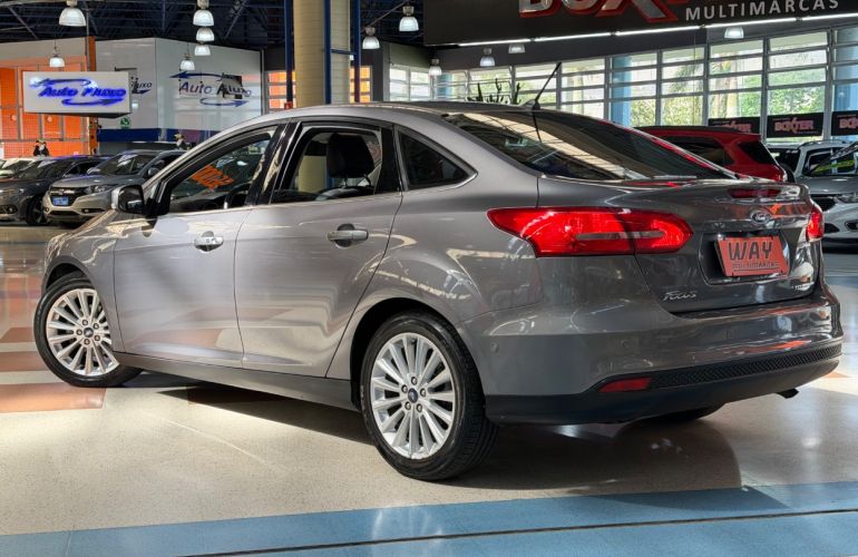 Ford Focus 2.0 Titanium Plus 16v - Foto #4