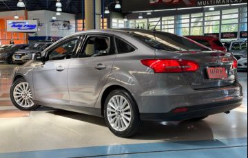 Ford Focus 2.0 Titanium Plus 16v - Foto #4