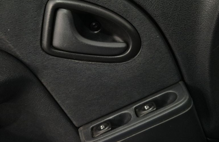 Renault Clio Hatch. Expression Hi-Power 1.0 16V - Foto #6