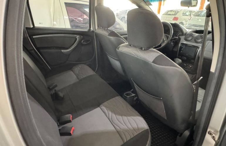Renault Duster 2.0 16V  Dynamique Media NAV 4x4 (Flex) - Foto #9