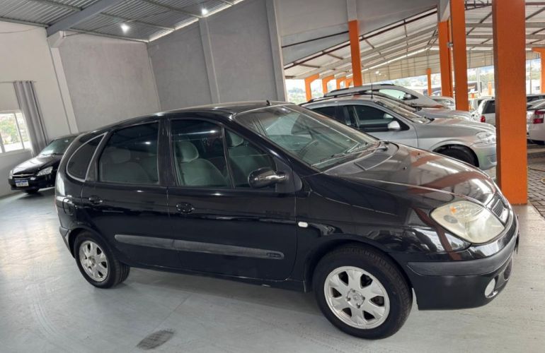 Renault Scénic Privilége 2.0 16V - Foto #5