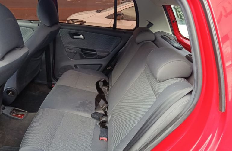Volkswagen Fox 1.0 8V (Flex) - Foto #6