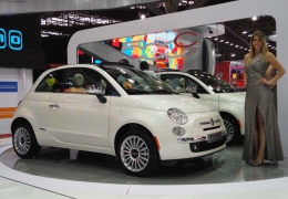 Salão de SP: Fiat aposta no 500 e traz Ferrari para seu estande
