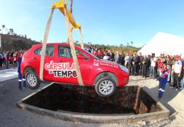 JAC inaugura pedra fundamental e enterra carro em Camaçari
