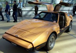 Clássico: Bricklin SV-1