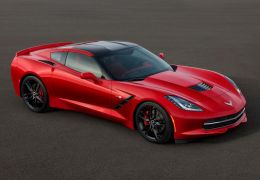 GM apresenta Corvette Stingray e confirma Onix Sedan para o Brasil