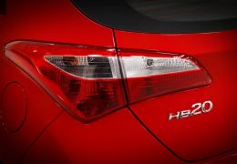 Hyundai melhora o HB20 na versão 2013