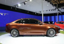 Ford apresenta novo Escort em Xangai