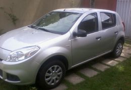Renault Sandero Authentique 1.0