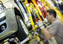 FIAT confirma financiamento de R$ 5,3 bilhões para planta em PE