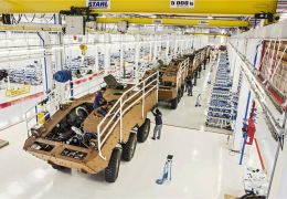 Inauguração da fábrica de veículos de defesa da Iveco