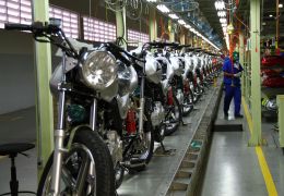 Produção de motos cai 13,6% nos primeiros seis meses de 2013
