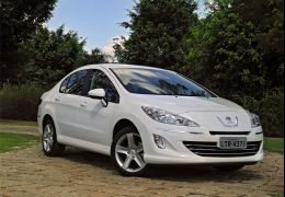 Primeiras impressões do Peugeot 408