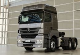 Prévia da Mercedes-Benz na Fenatran 2013