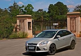 Teste do novo Ford Focus sedã