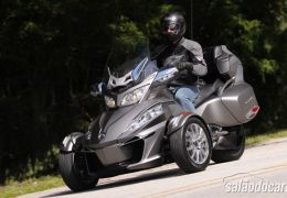 BRP lança Can-Am Spyder RT 2014