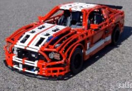 Mustang Shelby é recriado com peças de Lego