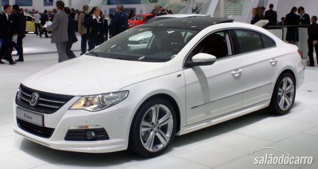Volkswagen CC R Line - Um misto de Sedan e Cupê