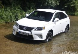 Lexus prepara versão híbrida do RX