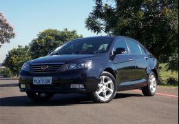 Geely lança o sedan EC7 por R$ 50.000