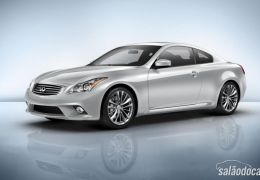Infiniti prepara o coupé Q60