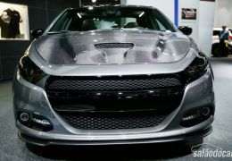 Dodge lança versão Blacktop do sedã Dart